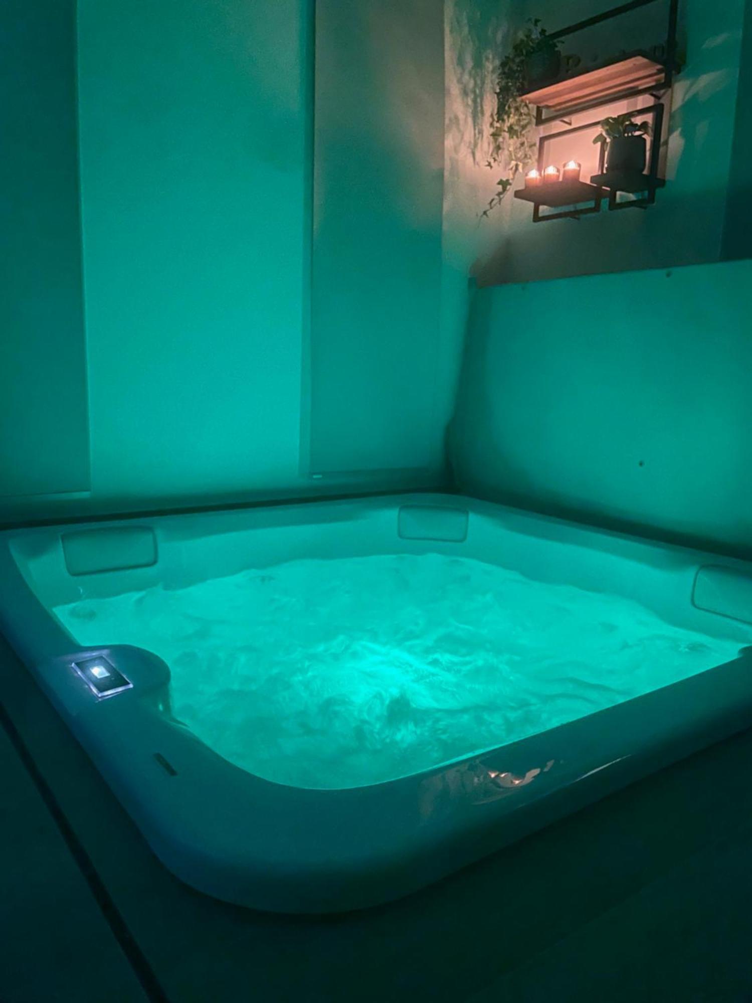 Logement Avec Jacuzzi Joucas Exterior foto