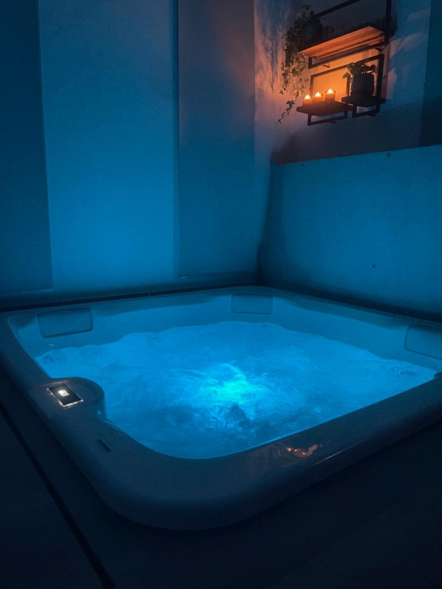 Logement Avec Jacuzzi Joucas Exterior foto