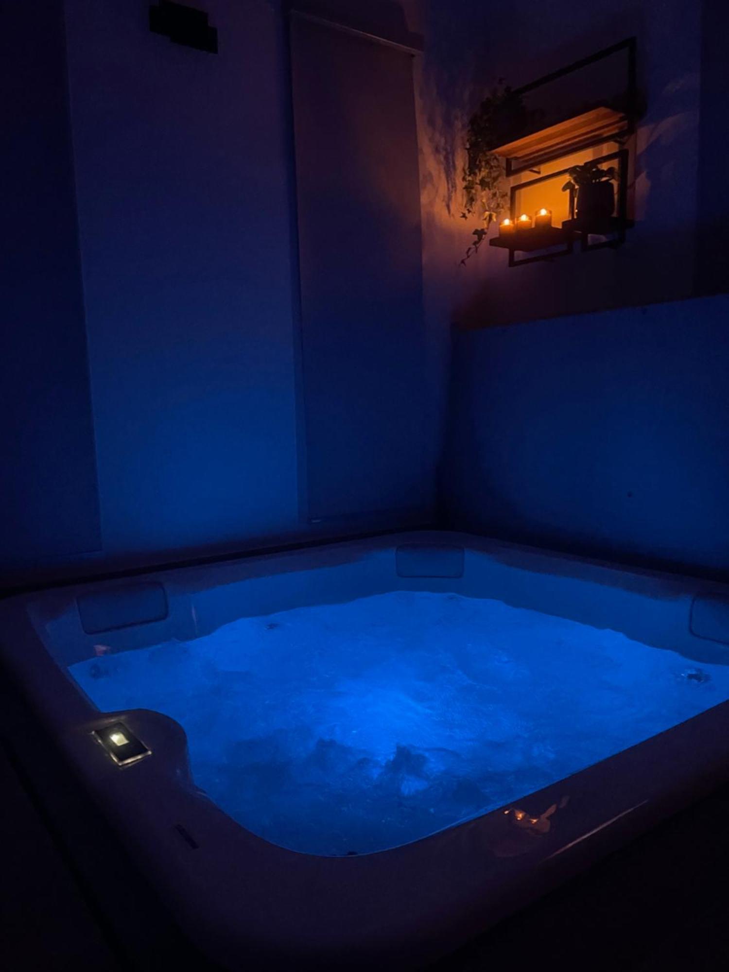Logement Avec Jacuzzi Joucas Exterior foto